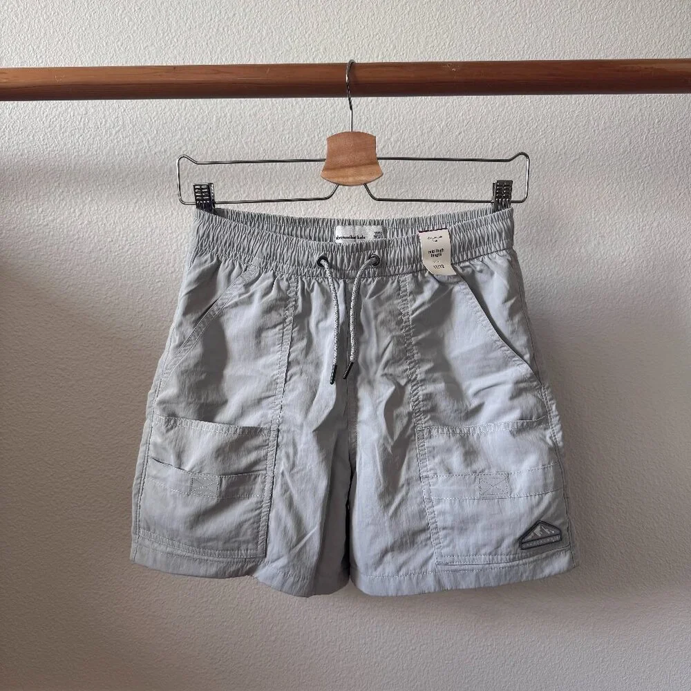 Abercrombie Kids Trail Utility Cargo Shorts Size 11–12 Gray Pull On NWT